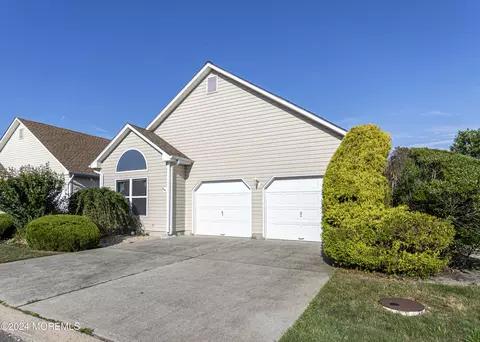 24 Lookout Dr, Manahawkin, NJ 08050