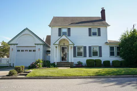 214 Keats Ave, Toms River, NJ 08753