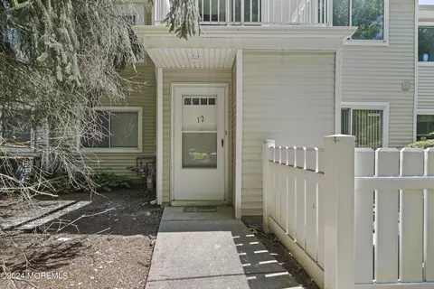 12 Wynwood Dr, Monmouth Junction, NJ 08852