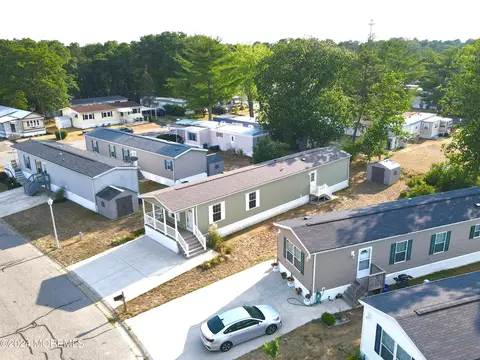 4 Beaver Ave, Whiting, NJ 08759