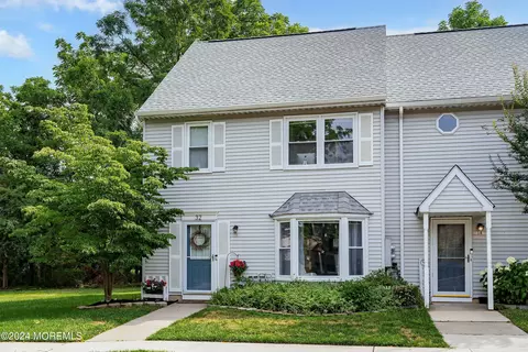 32 Independence Ct, Jackson, NJ 08527