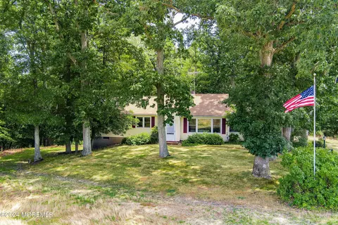 1099 Morris Ln, Wall, NJ 07719