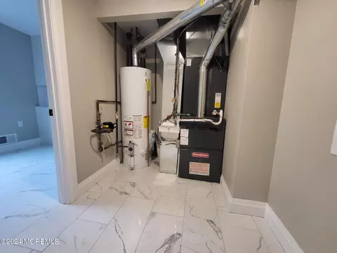 Entry Way - 7 Elm Pl, Matawan, NJ 07747 photo 2 of 2