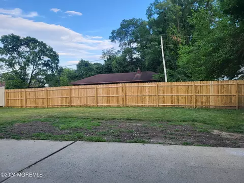 Exterior - 7 Elm Pl, Matawan, NJ 07747 photo 2 of 2