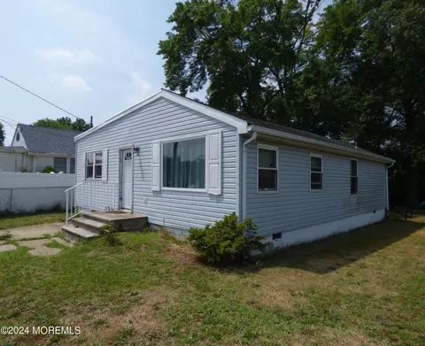 17 Grace Ave, Port Monmouth, NJ 07758