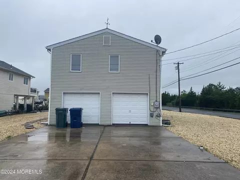 2 S Dayton Dr, Little Egg Harbor, NJ 08087