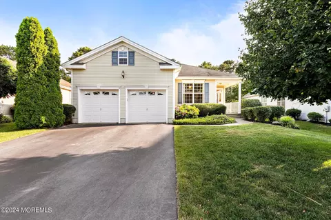 20 Bunker Dr, Little Egg Harbor, NJ 08087