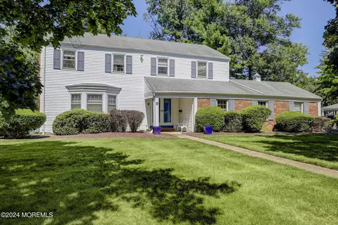 9 Kent Pl, Freehold, NJ 07728