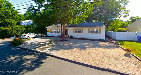 321 Tennessee Dr, Brick, NJ 08723