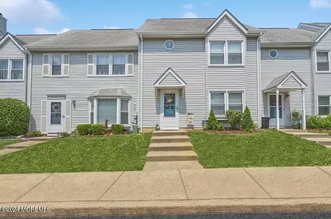 46 Shilling Way, Jackson, NJ 08527
