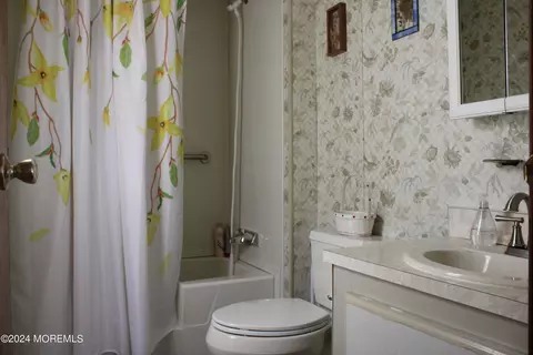 33 Eagle Ln, Whiting, NJ 08759 photo 11