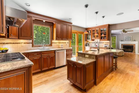 24 Camelot Ter, Jackson, NJ 08527
