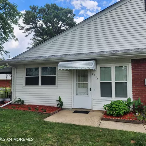 108 Hope Rd #D, Whiting, NJ 08759