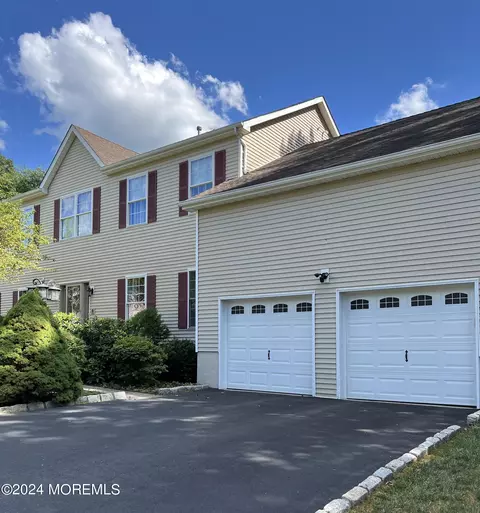 35 Sherwood Ct, Jackson, NJ 08527