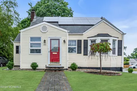 43 Irving Pl, Eatontown, NJ 07724