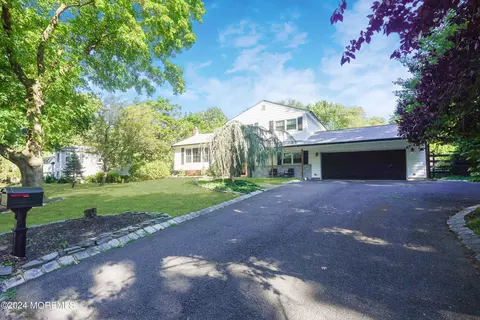32 Crest Rd, Middletown, NJ 07748