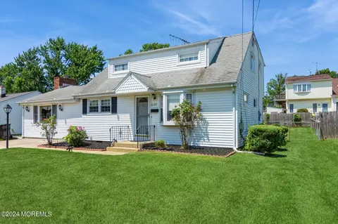 33 Winthrop Pl, Hazlet, NJ 07730
