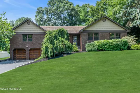 36 Seward Dr, Ocean, NJ 07712