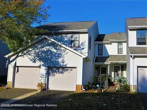 104 Chestnut Way, Manalapan, NJ 07726