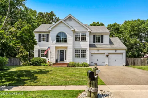60 Ravenwood Blvd, Barnegat, NJ 08005
