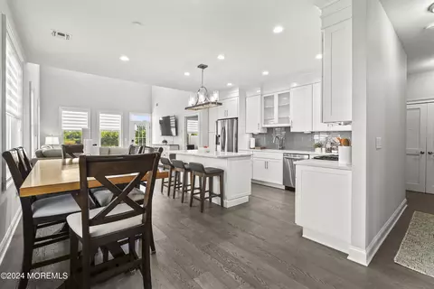108 Hedgerow Ln, Manalapan, NJ 07726