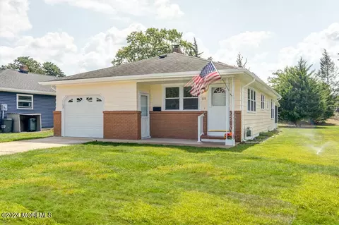 339 St Thomas Dr, Toms River, NJ 08757