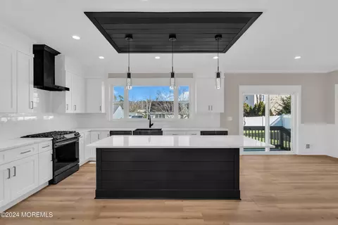 829 Buccaneer Ln, Stafford, NJ 08050
