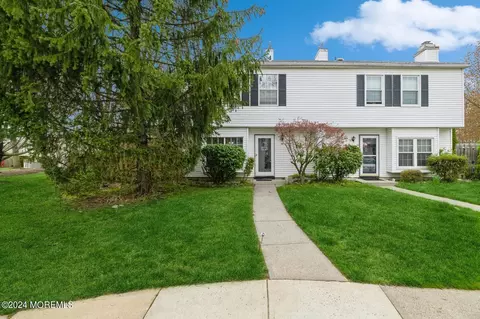 794 Darlington Dr #160, Old Bridge, NJ 08857