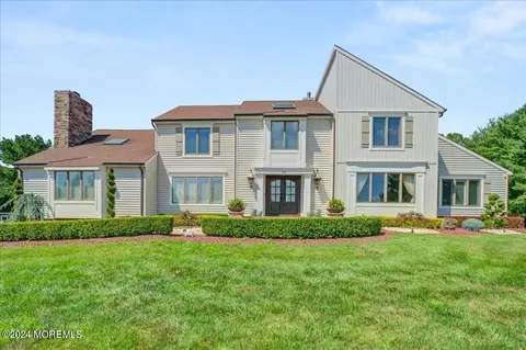 1 Craig Dr, Marlboro, NJ 07746