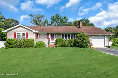 461 Barnacle Rd, Forked River, NJ 08731
