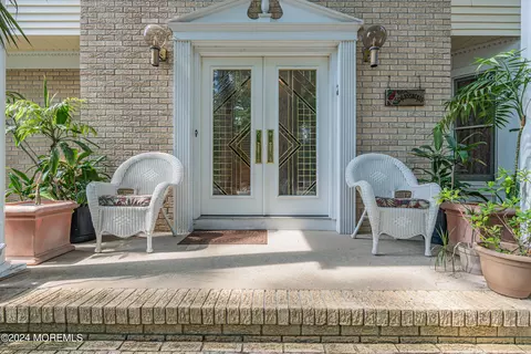 20 Vista Dr, Morganville, NJ 07751