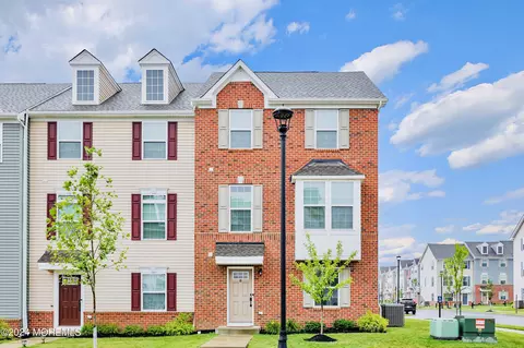 8 Midland Ave #208, Cliffwood, NJ 07721