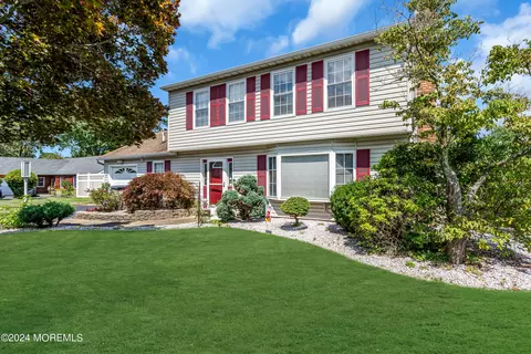 993 Eastwind Ave, Toms River, NJ 08753