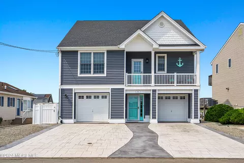 941 Mallard Dr, Lanoka Harbor, NJ 08734