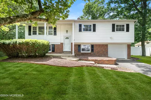 1810 Greenwood Rd, Toms River, NJ 08753