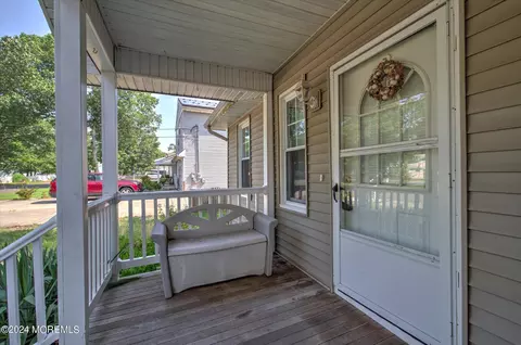 Exterior - 314 Wainwright St, Forked River, NJ 08731 photo 3 of 10