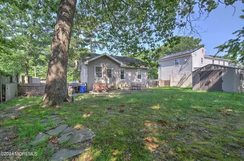 Exterior - 314 Wainwright St, Forked River, NJ 08731 photo 7 of 10