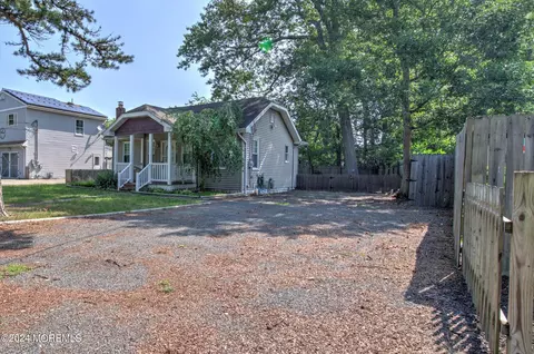 Exterior - 314 Wainwright St, Forked River, NJ 08731 photo 2 of 10