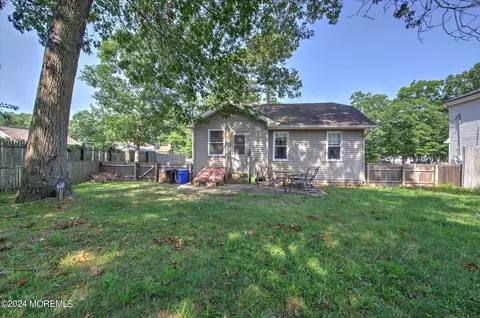 Exterior - 314 Wainwright St, Forked River, NJ 08731 photo 4 of 10
