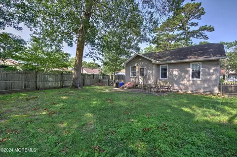 Exterior - 314 Wainwright St, Forked River, NJ 08731 photo 6 of 10