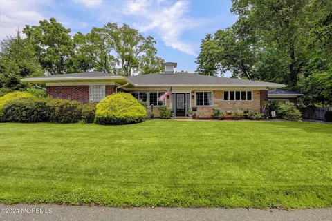 11 Spruce St, Toms River, NJ 08753
