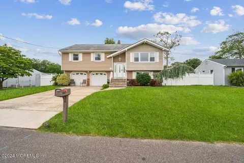356 Dogwood Dr, Brick, NJ 08723