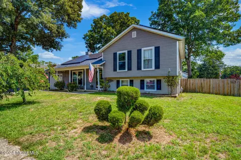 27 Cedarbrook Ln, Little Egg Harbor, NJ 08087