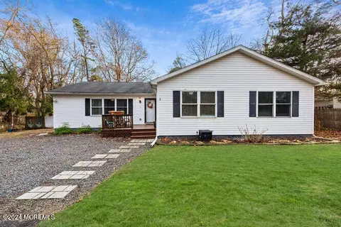 41 Hilltop Rd, Howell, NJ 07731