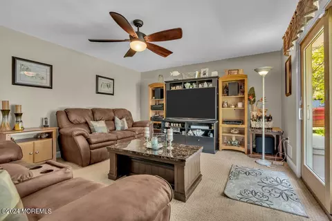 Living - 3 Ash Rd, Jackson, NJ 08527 photo 2 of 2