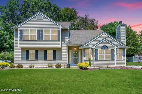 3 Ash Rd, Jackson, NJ 08527