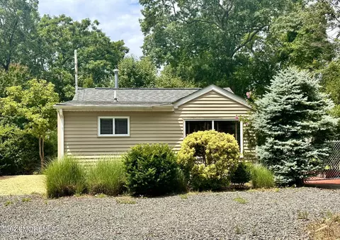 Exterior - 36 Chestnut St, Waretown, NJ 08758 photo 2 of 7