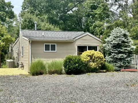 Exterior - 36 Chestnut St, Waretown, NJ 08758 photo 3 of 7