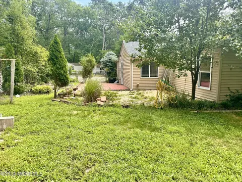 Exterior - 36 Chestnut St, Waretown, NJ 08758 photo 6 of 7