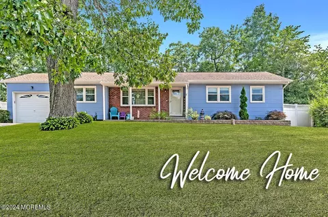 345 Cokes Dr, Toms River, NJ 08753